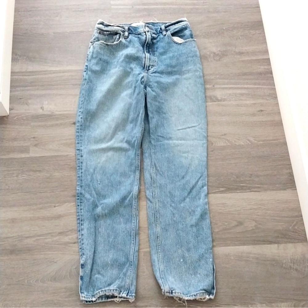 Abercrombie Curve Love 90s Straight Ultra High Rise Jeans
